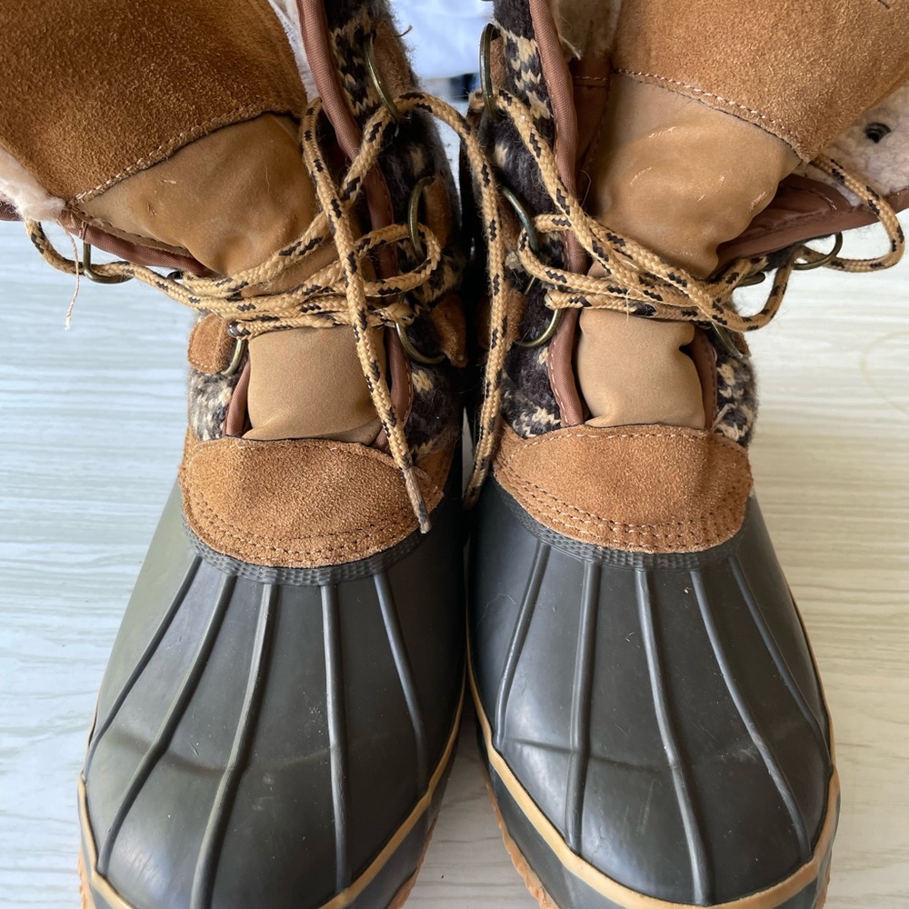 Khombu Snow Lace-Up Irene All Weather Boots - Picture 6 of 8